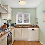 بيت للعطل 2 Bed In Oc-w502