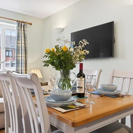 2 Bed In Oc-w502 * Whitby