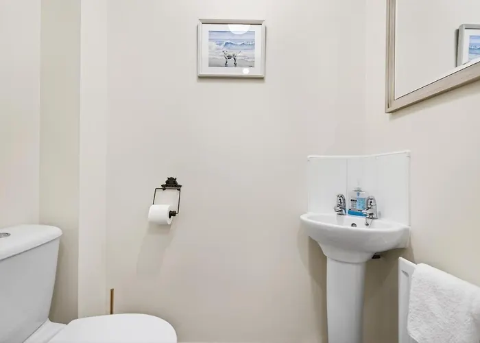 2 Bed In Oc-w502 Whitby