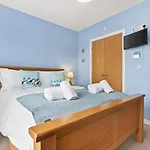 2 Bed In Oc-w502