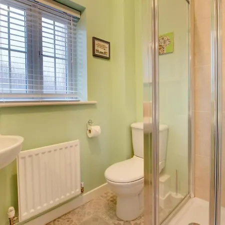 2 Bed In Oc-w502 Holiday home