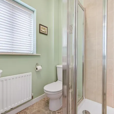 2 Bed In Oc-w502 Holiday home