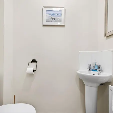 2 Bed In Oc-w502 Whitby